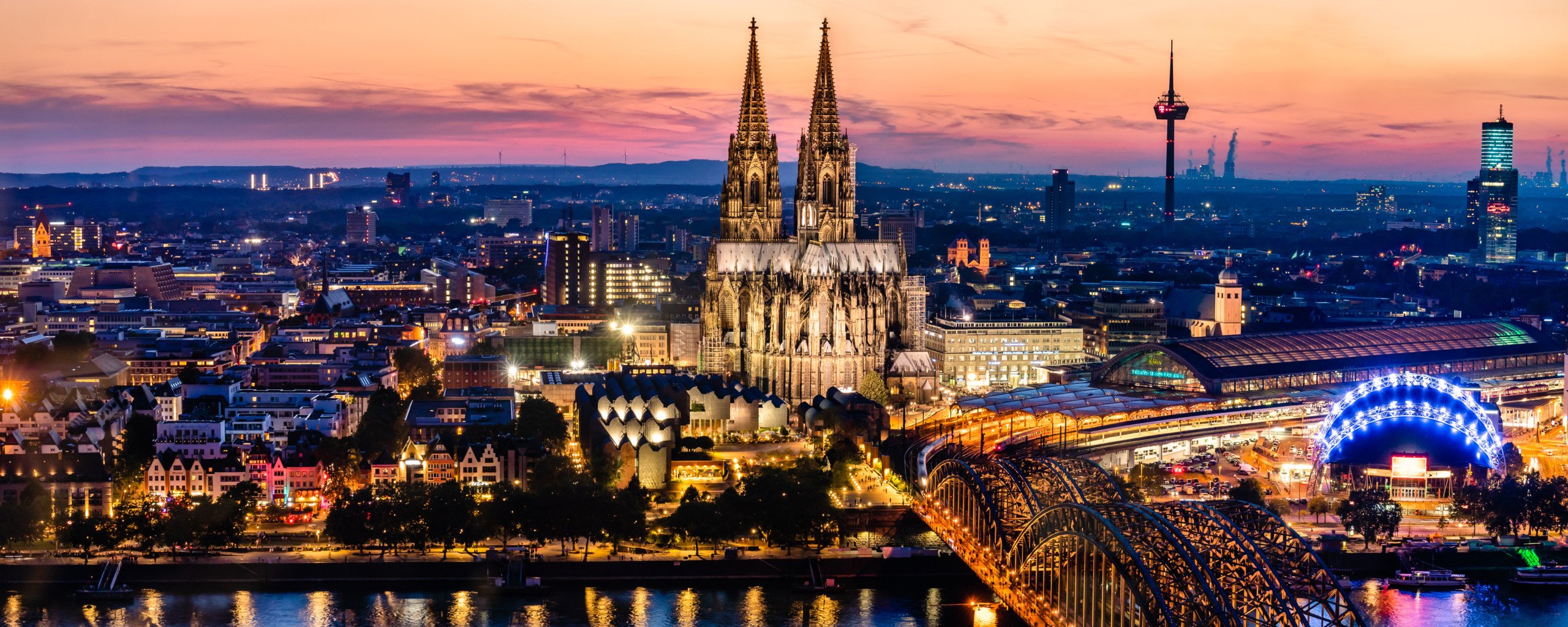 Versicherung Köln Bonn Aachen Düsseldorf Koblenz. Firma. richtig. versichern.